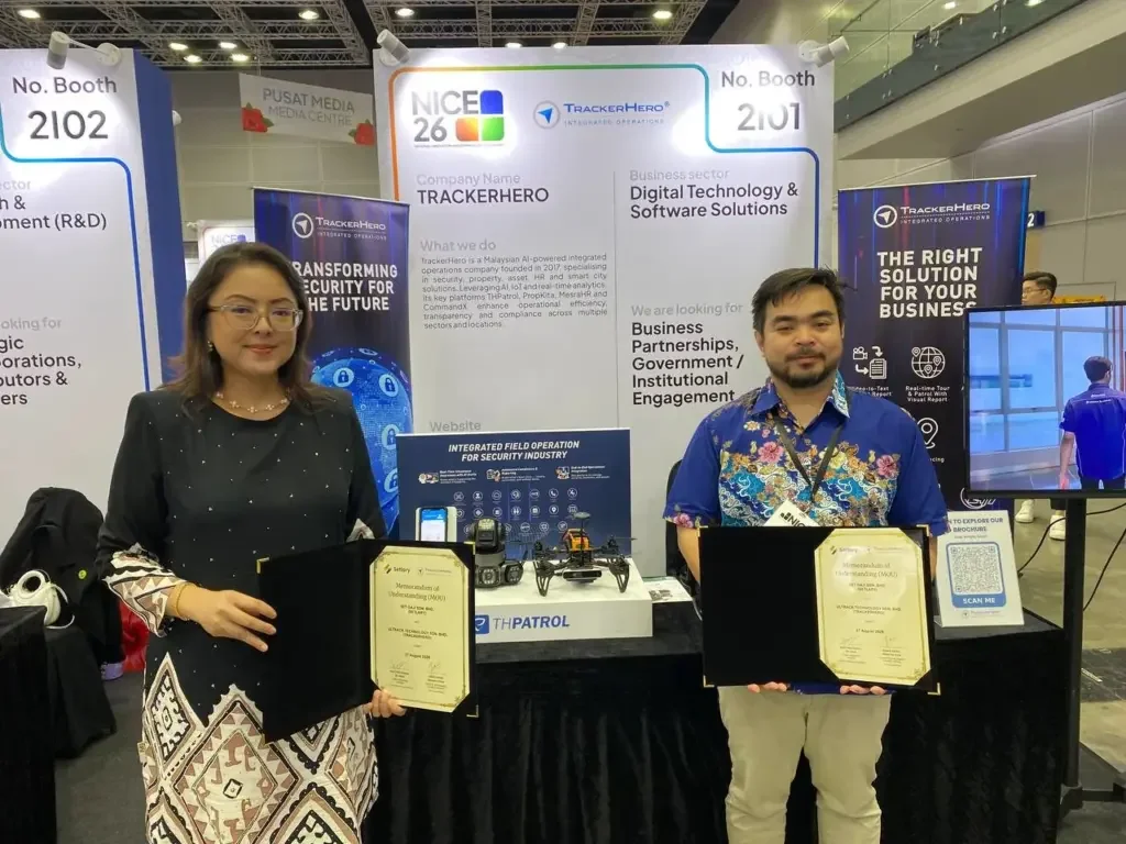 Wakil TrackerHero dan Setlary Malaysia semasa menandatangani MoU