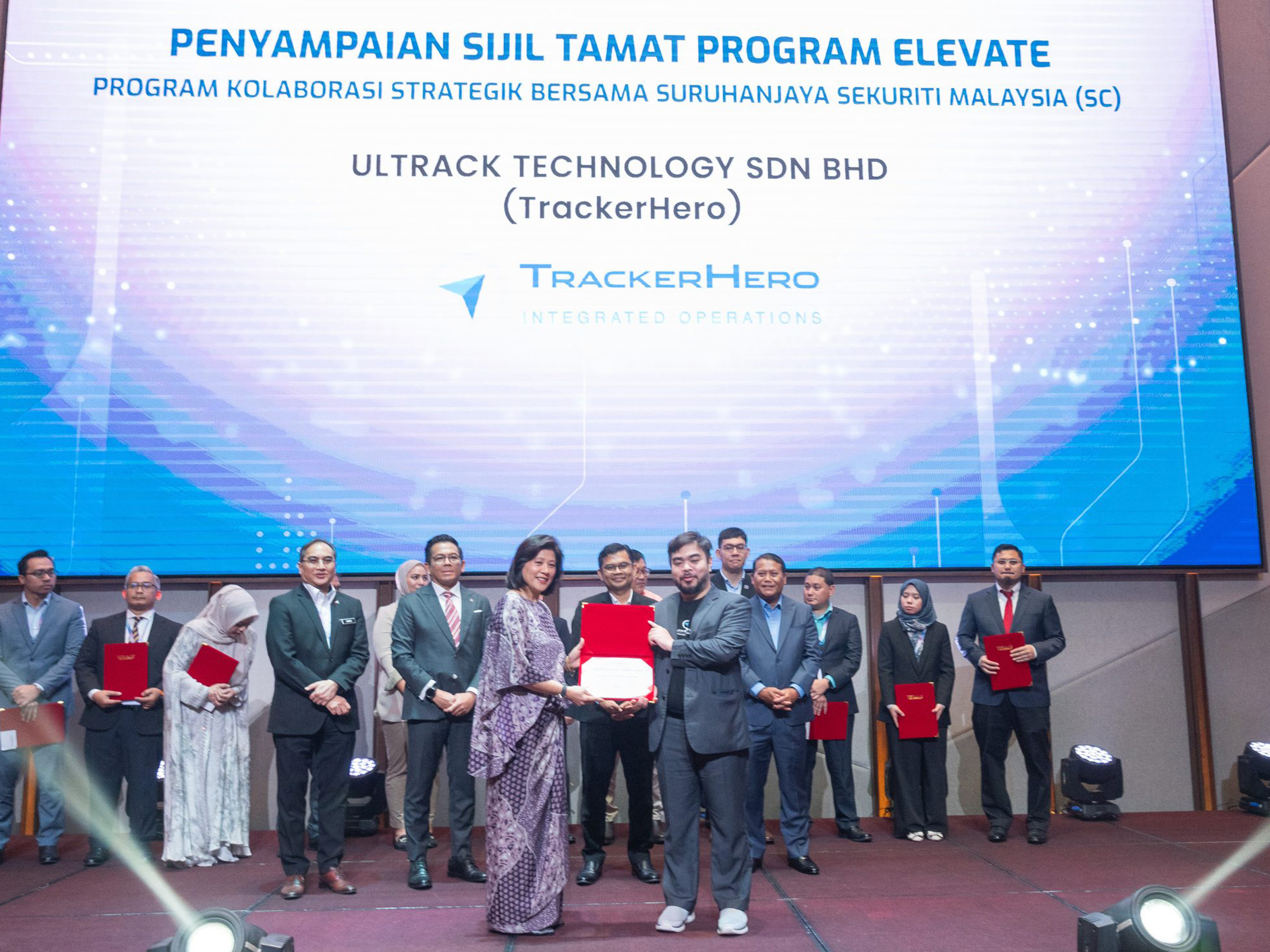 TrackerHero Mencapai Kejayaan dengan Penyiapan Program Elevate di Xcelerate Sinergi IPO 2026